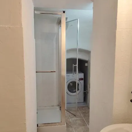 Adin Apartmán *